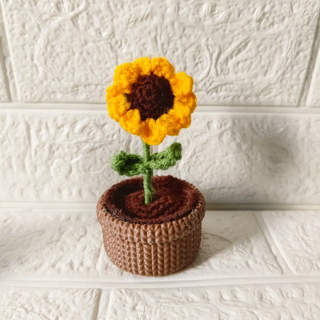 Crochet Sunflower in 3D Printed Pot