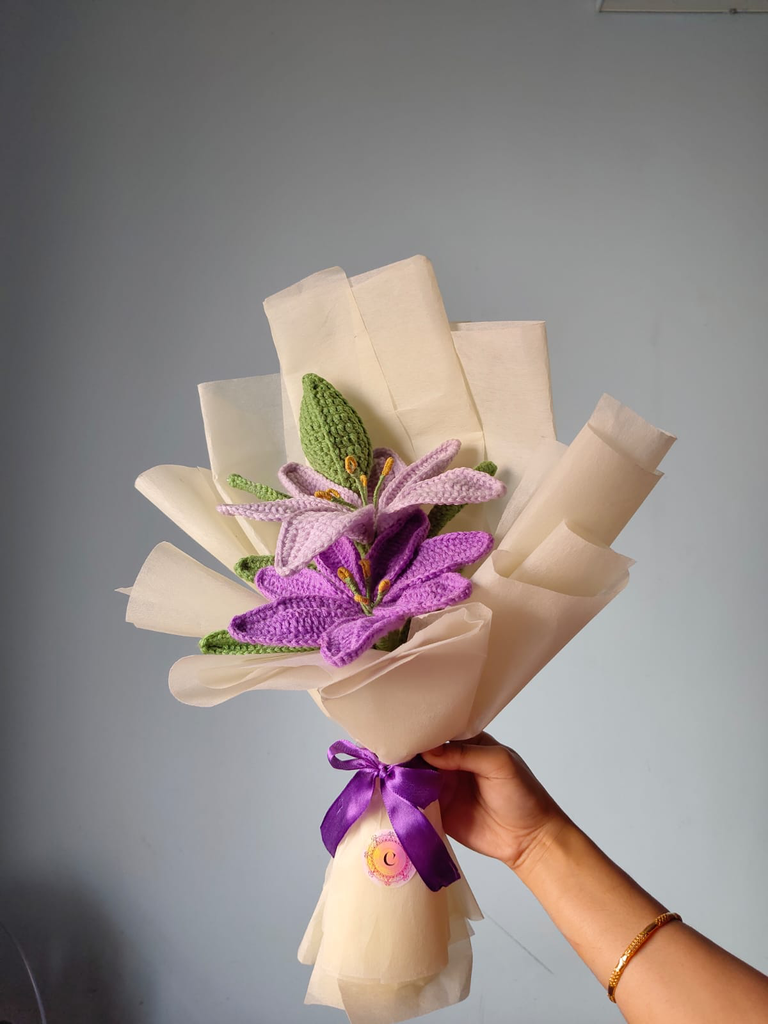 Crochet Lily Bouquet – Lavender Grace